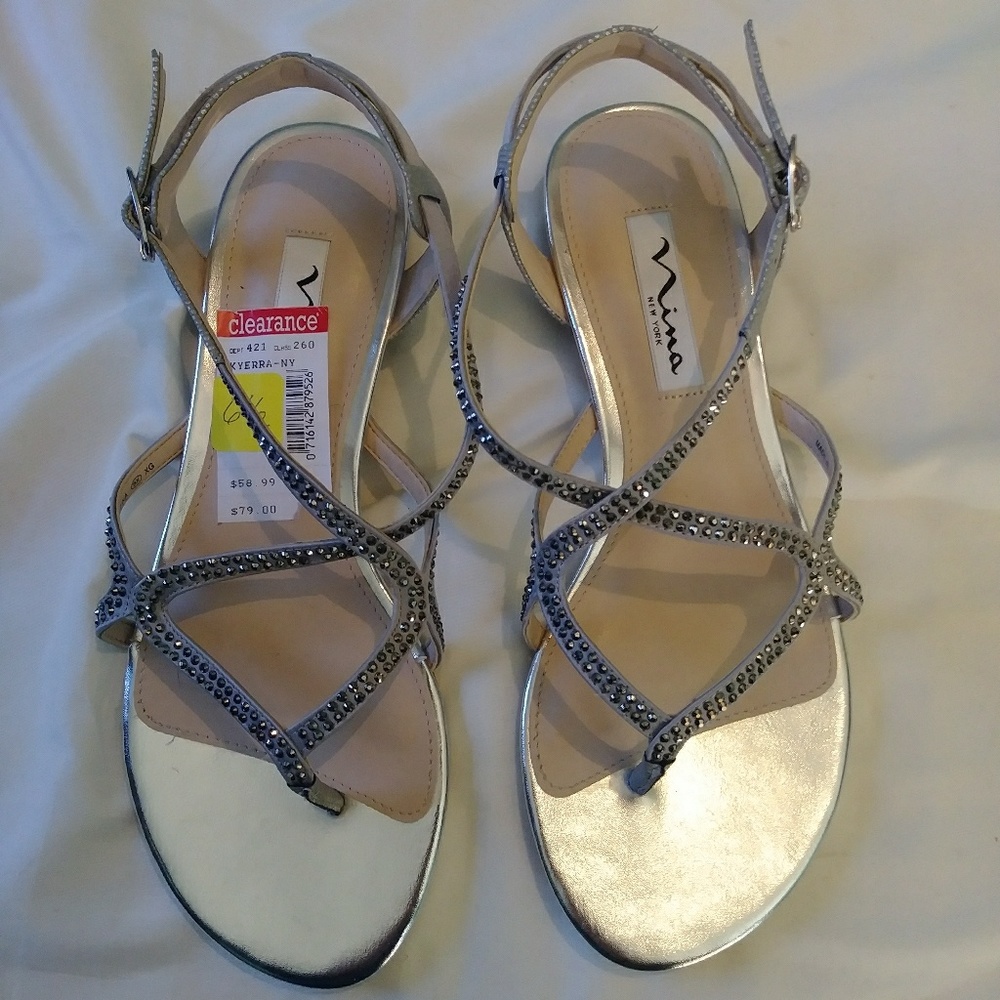 Size 6 1/2 nina sandles